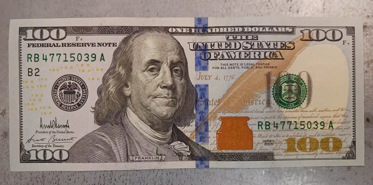 Series-2025-$100-Bill-With-President-Donald-Trump-Signature